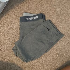 Nike crop leggings
